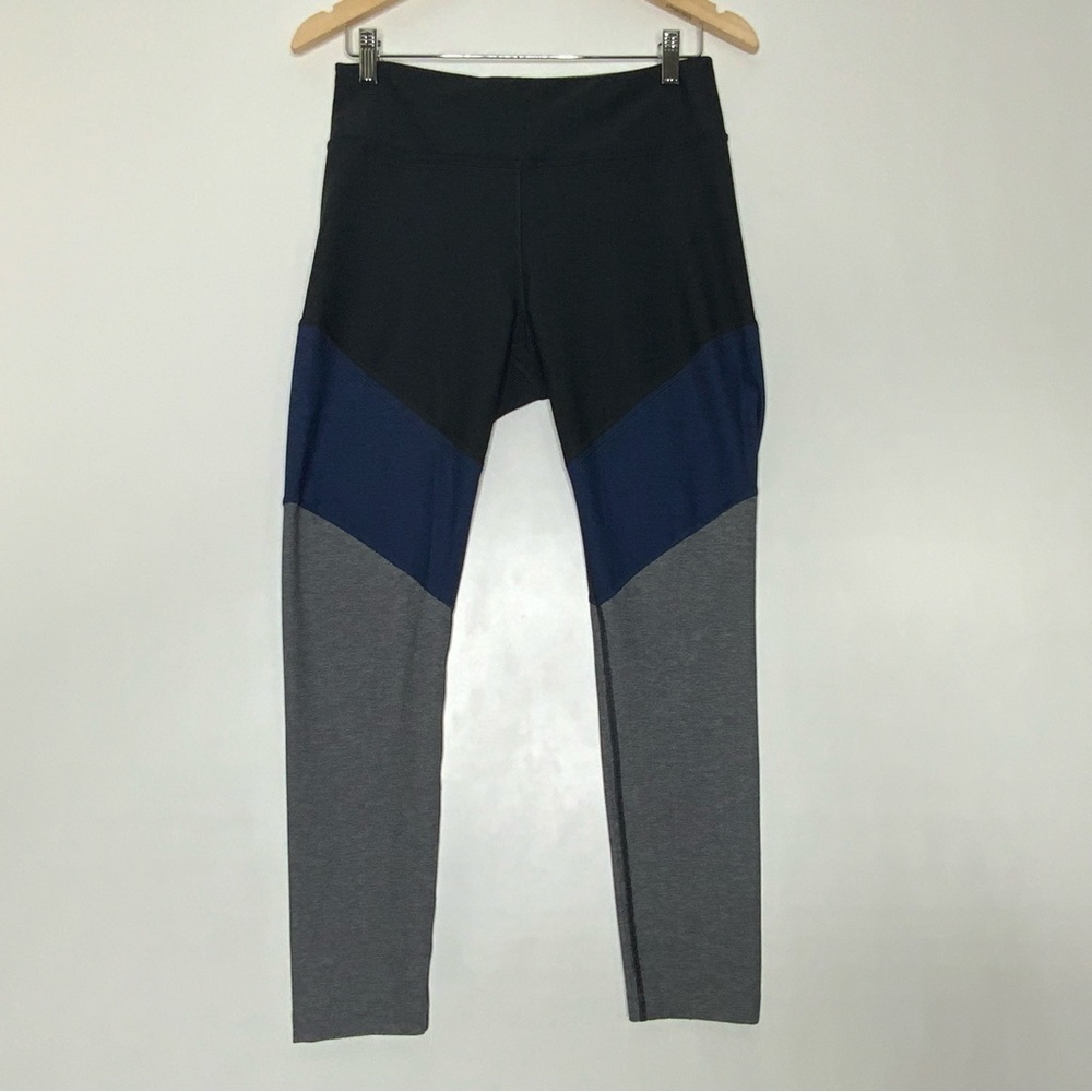 Outdoor Voices‎ Color-Blocked Leggings. Size Large.